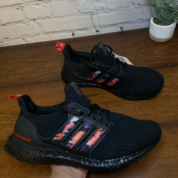 adidas ULTRABOOST DNA LUNAR NEW YEAR - Picture 11 of 12